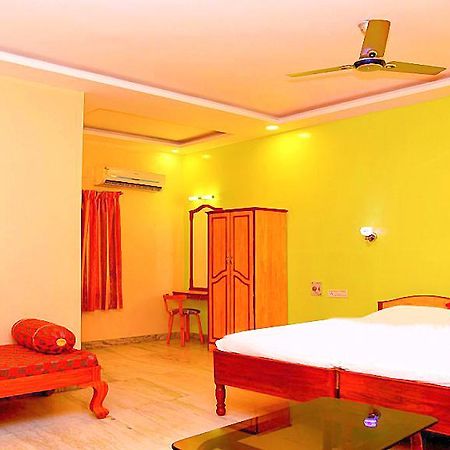 Sindhu Towers Hotell Vellore Eksteriør bilde