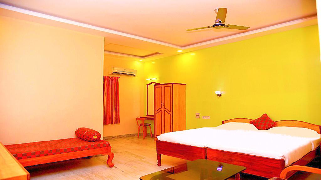 Sindhu Towers Hotell Vellore Eksteriør bilde