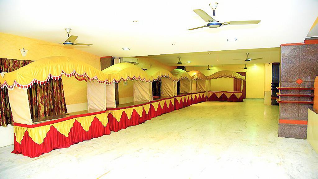 Sindhu Towers Hotell Vellore Eksteriør bilde