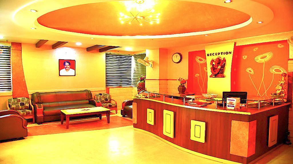 Sindhu Towers Hotell Vellore Eksteriør bilde